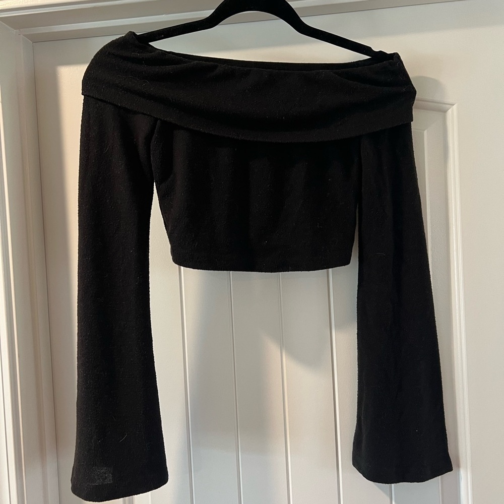 Black Off-Shoulder Long Sleeve Top